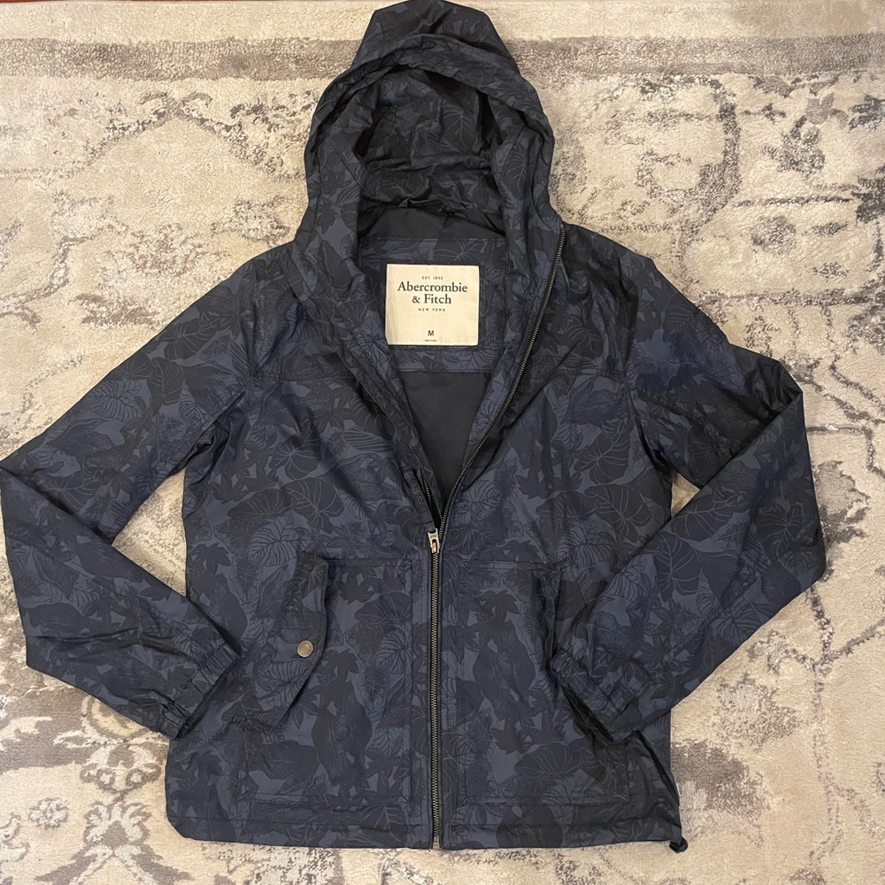 Abercrombie & Fitch men’s floral rain coat